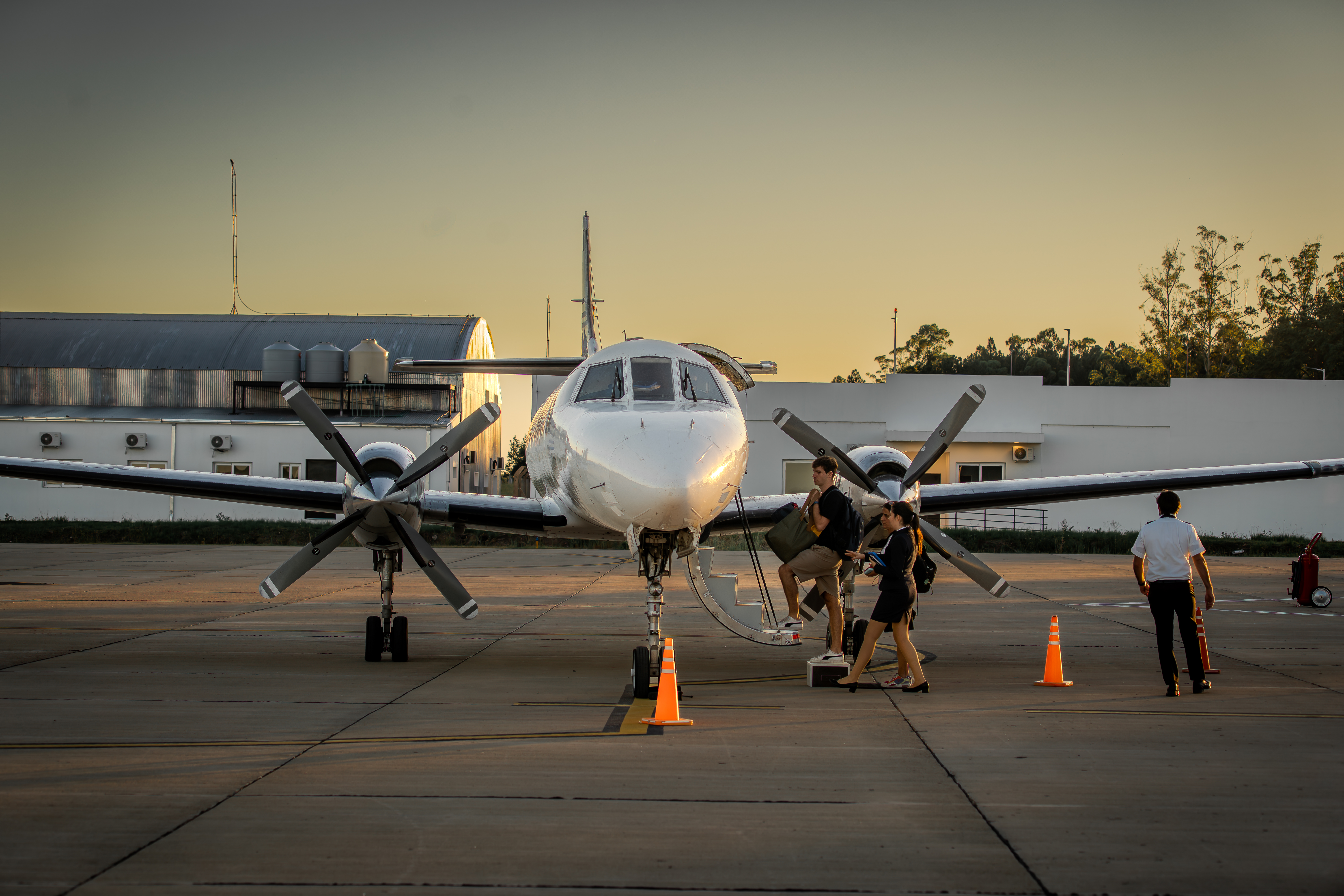 Fairchild Metro 23 Humming Airways — vista frontal
