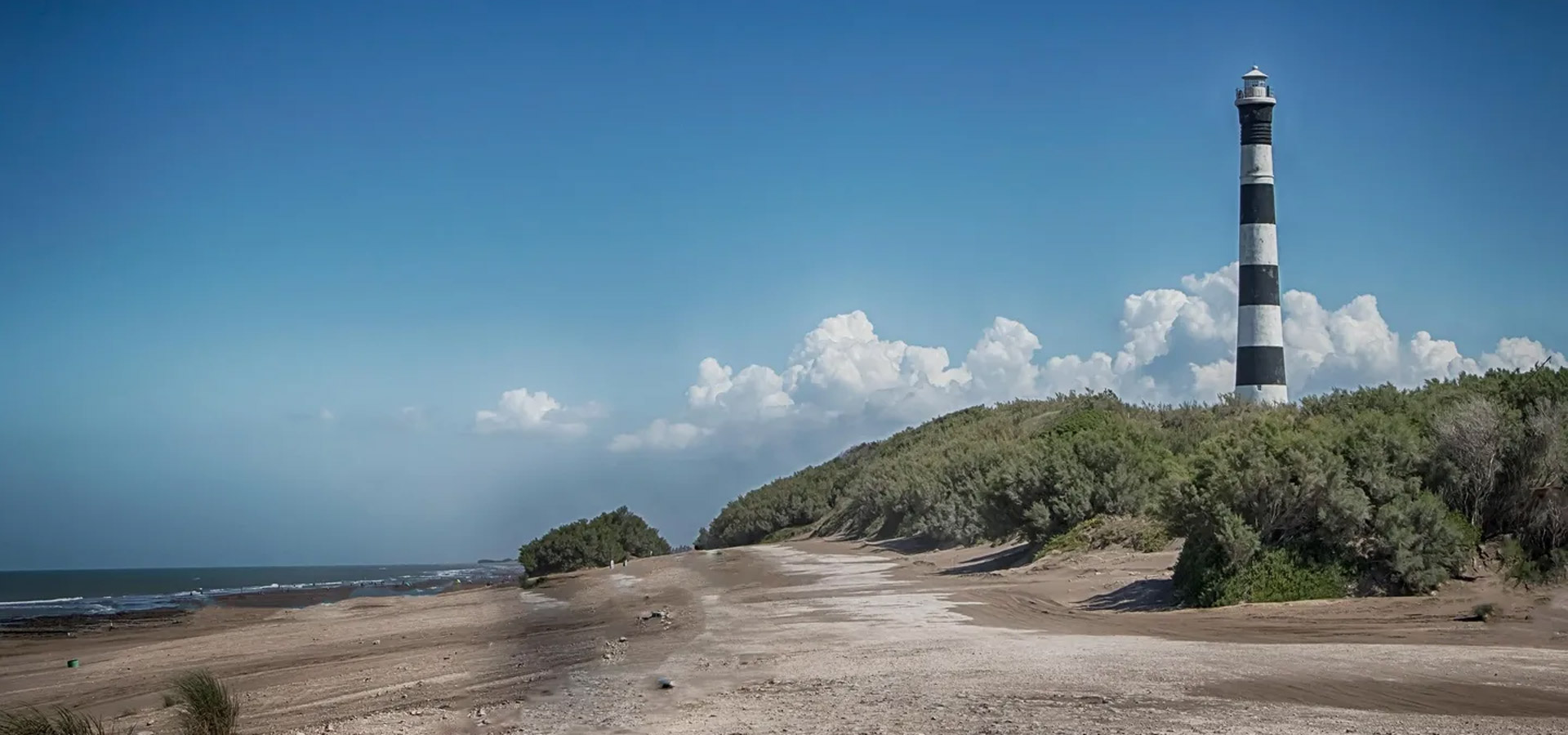 Pasajes a Necochea — vuelo directo desde Buenos Aires